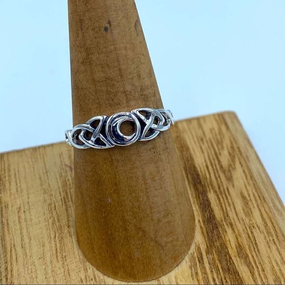 Sterling Silver Celtic Moon Ring Sizes 6,8,9 - Picture 2 of 7